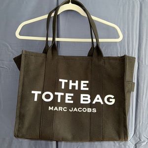 MARC JACOBS “The Tote Bag”
